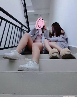 商务旅行与戴绿帽子的女老板同房_超清手机在线看